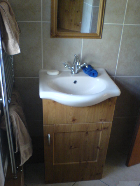 Full view of the sink-over-unit.
